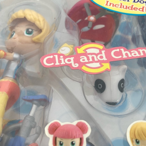 Cliq and Change Fashion Zoe Mountain Bike Doll Play Set Outfit Helmet Dog More - Picture 8 of 9